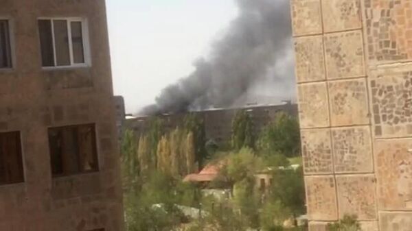 Крупный пожар в одном из жилых зданий города Абоаяна - Sputnik Армения