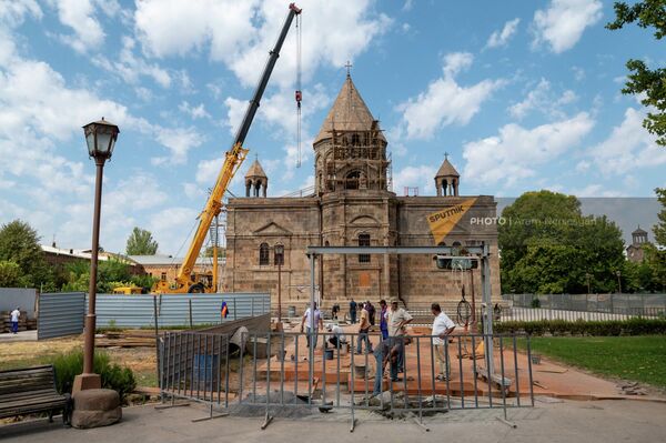 Реставрационные работы в Эчмиадзинском кафедральном соборе - Sputnik Армения