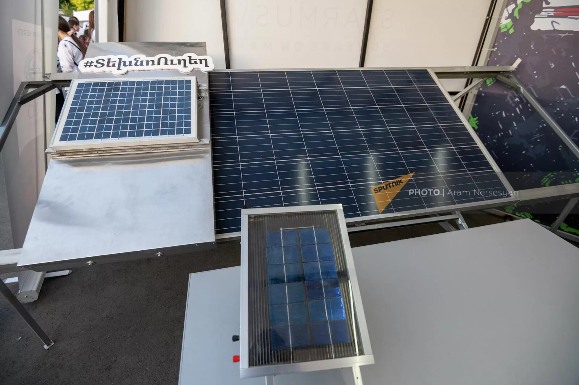 Робот по очистке солнечных панелей от пыли и снега компании Solvar Systems Робот по очистке солнечных панелей от пыли и снега компании Solvar Systems - Sputnik Армения, 1920, 08.09.2022
