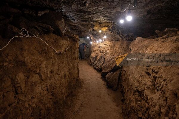 Туннель в пещере “Мендз Эр” в Лорийской области - Sputnik Армения