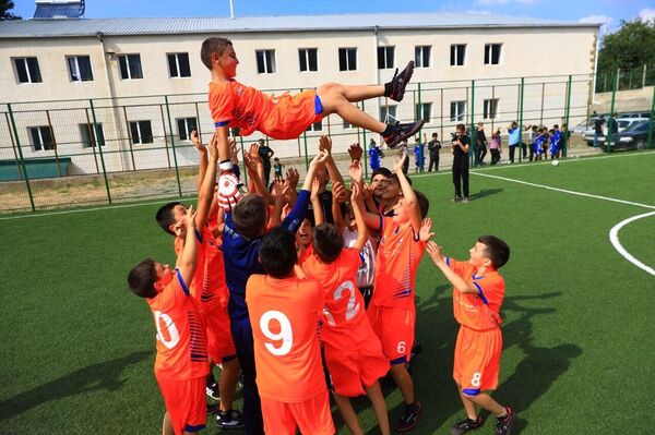 Футбольный турнир для школьников на приз Романа Березовского (10 сентября 2022). Айгеовит - Sputnik Армения