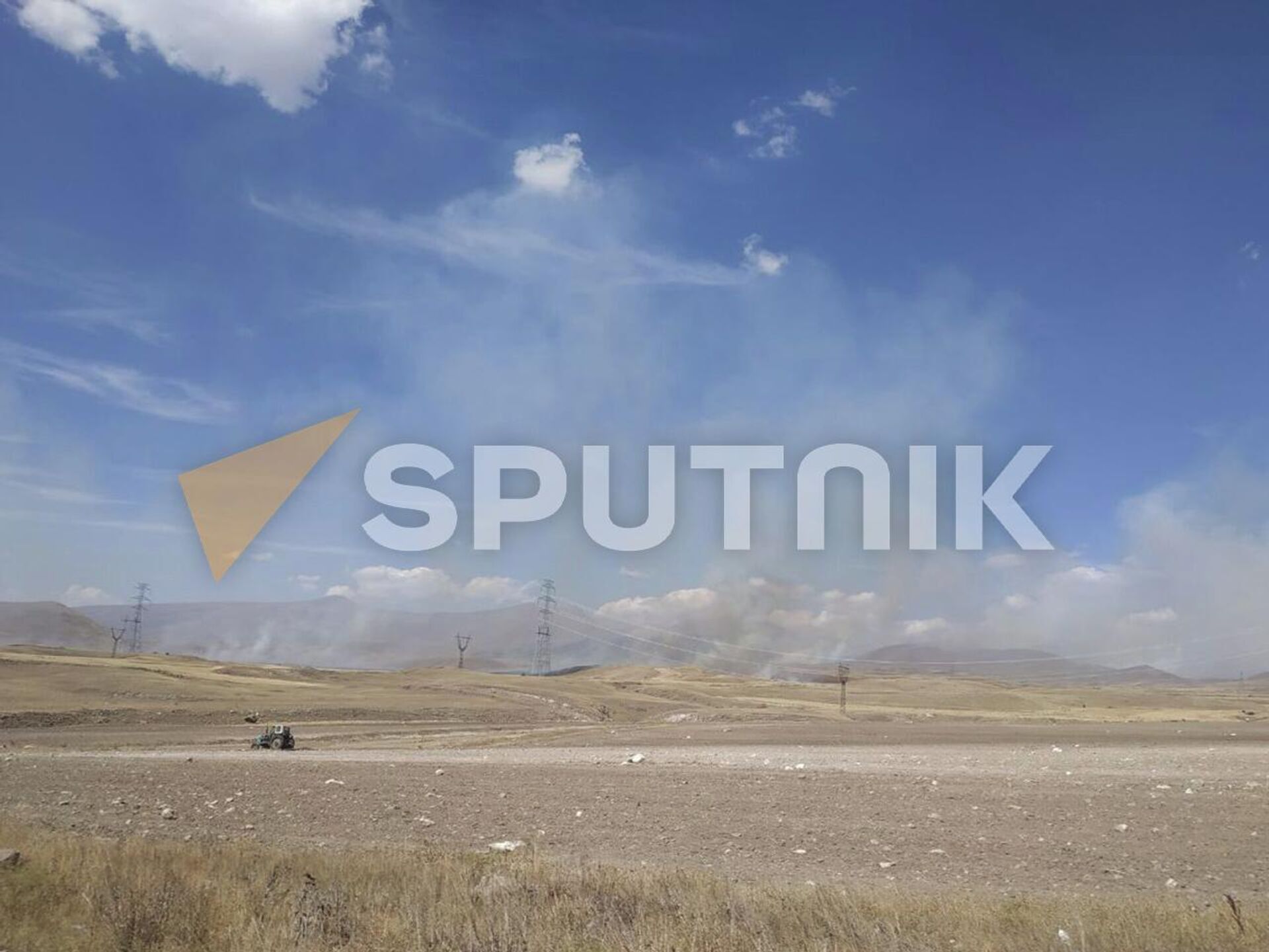 Панорама окрестностей горы Ишханасар после артобстрелов - Sputnik Армения, 1920, 13.09.2022