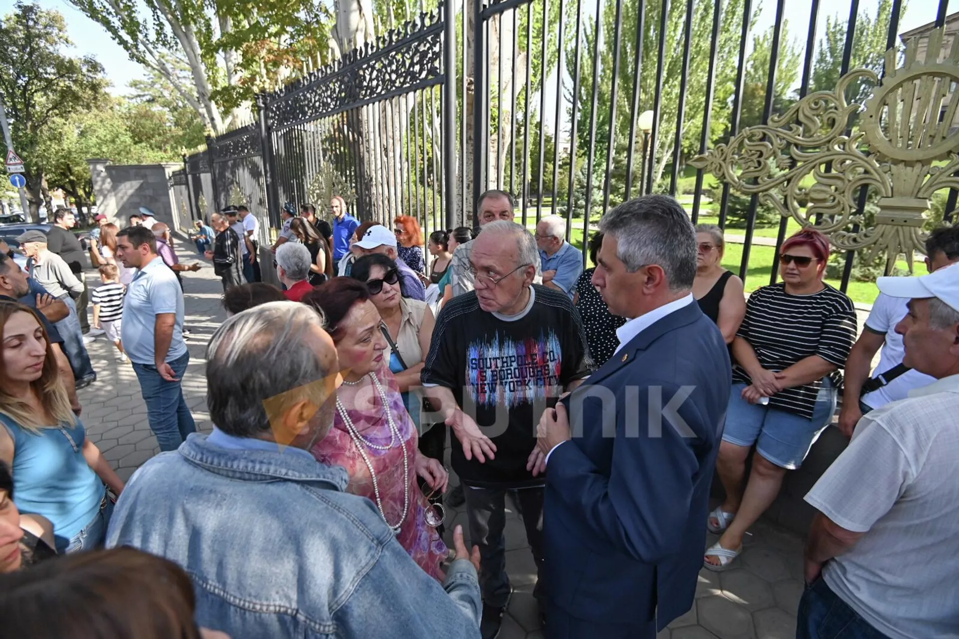 Акция протеста у здания Парламента (13 сентября 2022). Еревaн Акция протеста у здания Парламента (13 сентября 2022). Еревaн - Sputnik Армения, 1920, 13.09.2022