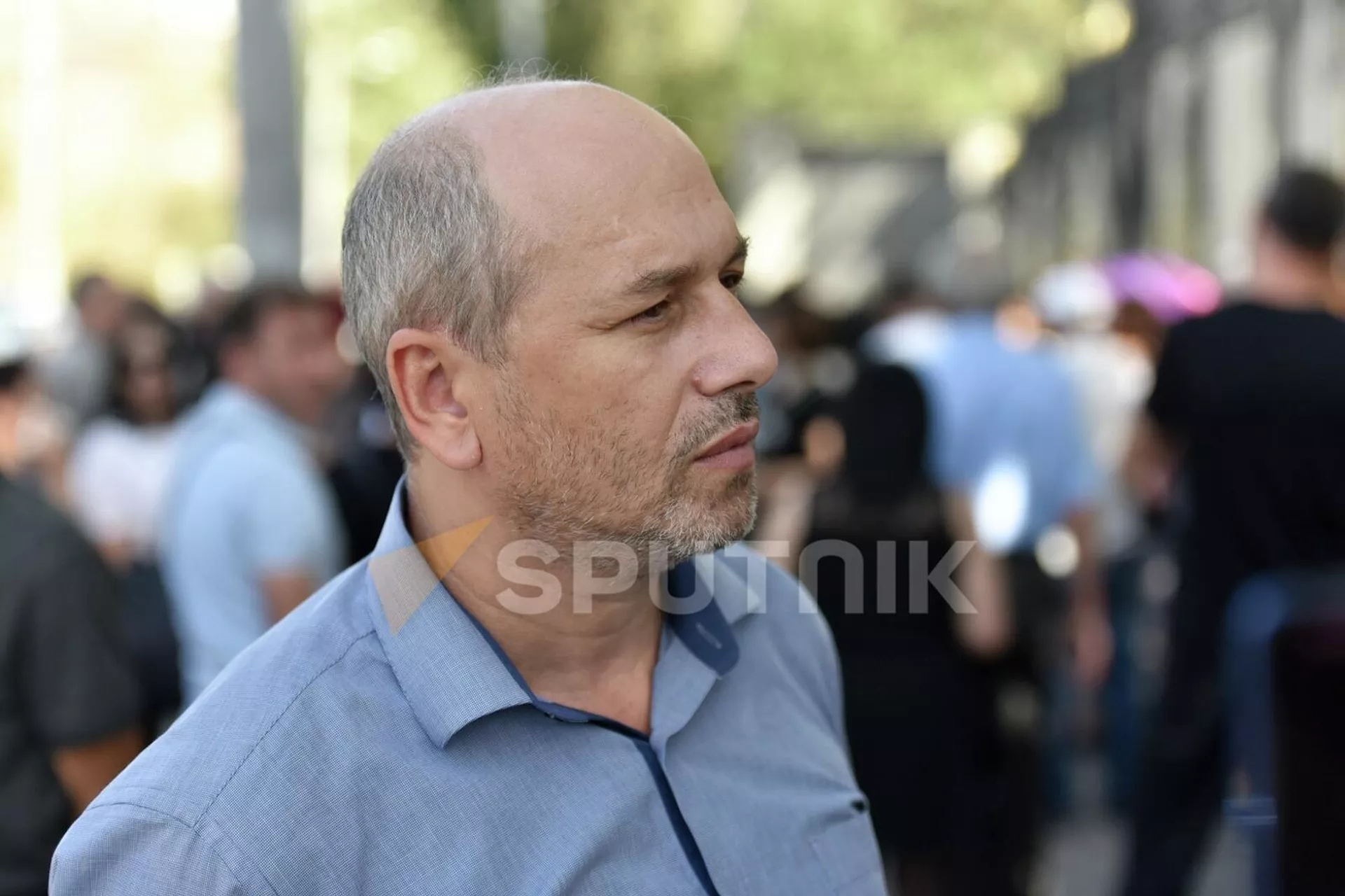 Гегам Назарян на акции протеста у здания Парламента (13 сентября 2022). Еревaн Гегам Назарян на акции протеста у здания Парламента (13 сентября 2022). Еревaн - Sputnik Армения, 1920, 13.09.2022