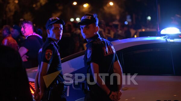 Полицейские на проспекте Баграмяна - Sputnik Армения
