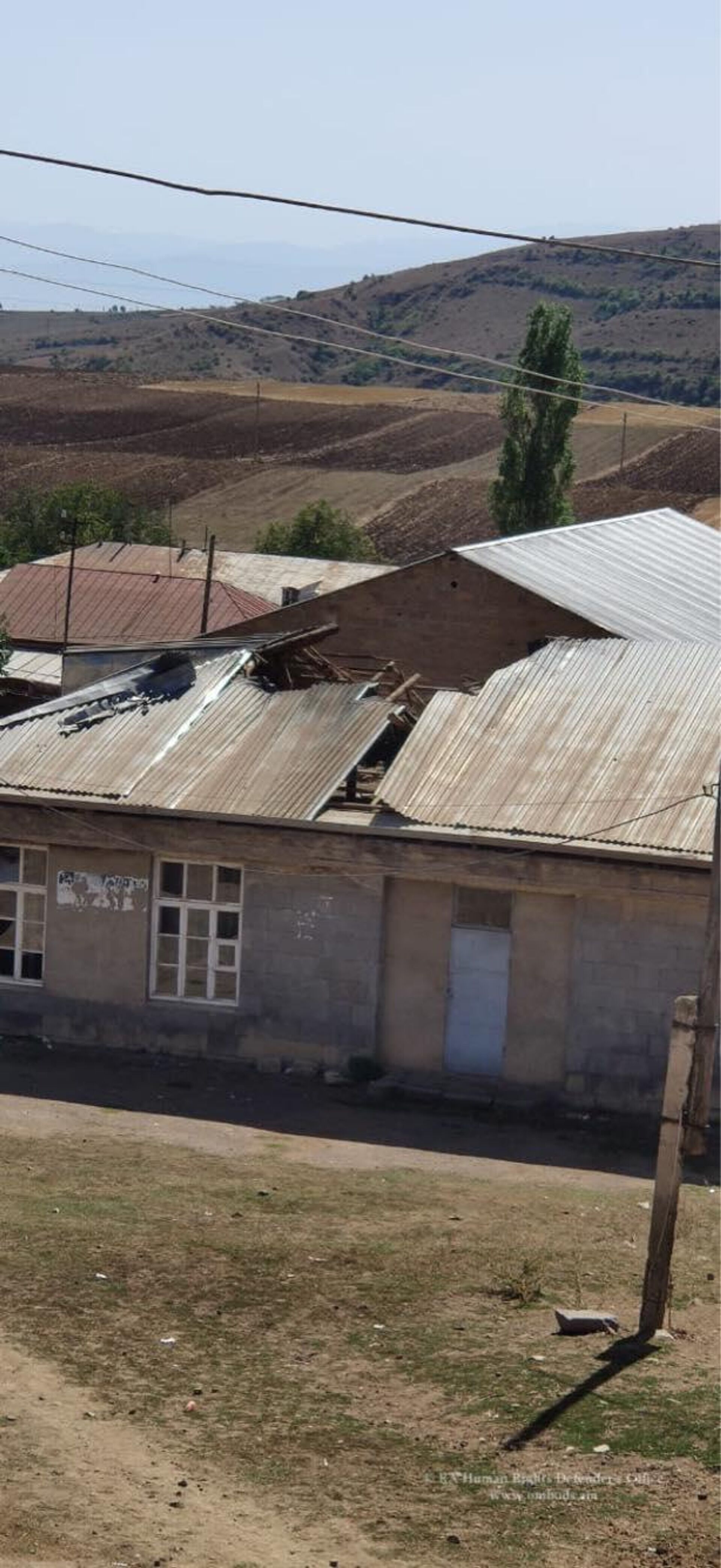 Офис омбудсмена Армении опубликовал фотографии последствий обстрелов азербайджанских ВС села Карашен Сюникской области - Sputnik Արմենիա, 1920, 17.09.2022