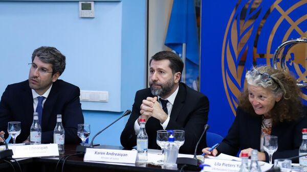 Министр юстиции Карен Андреасян представил международным партнерам результаты реализованных за последний год реформ (26 сентября 2022). Еревaн - Sputnik Армения