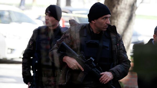 Полицейские патрулируют исторический район Султанахмет в Стамбуле (12 января 2016). Турция - Sputnik Армения