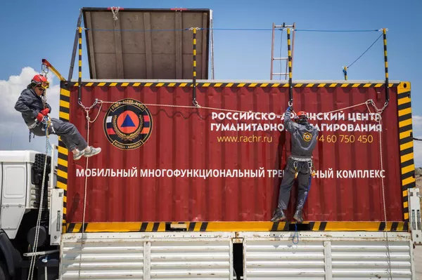 Учения в Российско-Армянском центре гуманитарного реагирования Учения в Российско-Армянском центре гуманитарного реагирования - Sputnik Армения