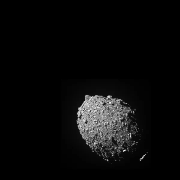 Астероид Диморф, наблюдаемый с космического корабля НАСА миссии DART за 11 секунд до удара