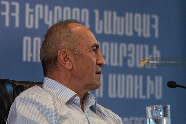 В среду также прошла очередная пресс-конференция Роберта Кочаряна. Второй президент РА затронул широкий спектр вопросов. - Sputnik Армения