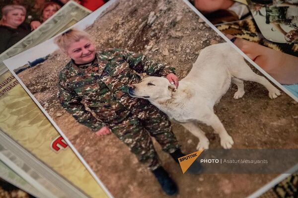 Фотографии погибшей при сентябрьской эскалации Ирины Гаспарян - Sputnik Армения