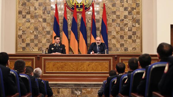 Премьер-министр Никол Пашинян присутствовал на торжественном заседании, посвященном Дню служащего Следственного комитета (8 октября 2022). Еревaн - Sputnik Армения