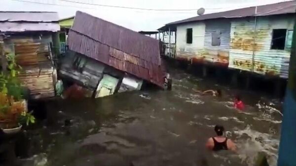  22 человека погибли, более 50 пропали без вести в результате урагана «Джулия» в Венесуэле - Sputnik Армения