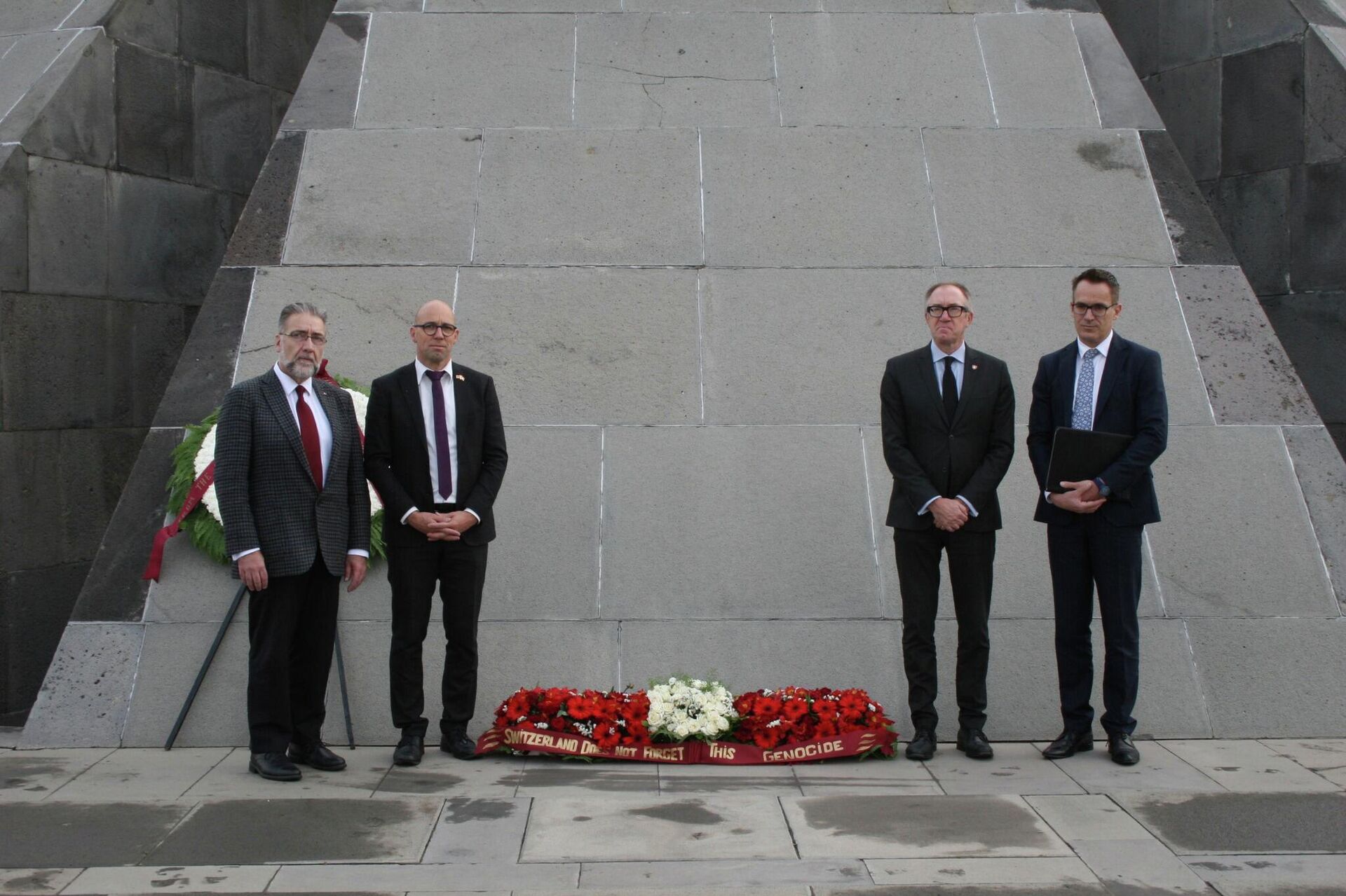 Швейцарские парламентарии посетили Мемориал памяти жертв Геноцида армян - Sputnik Արմենիա, 1920, 15.10.2022