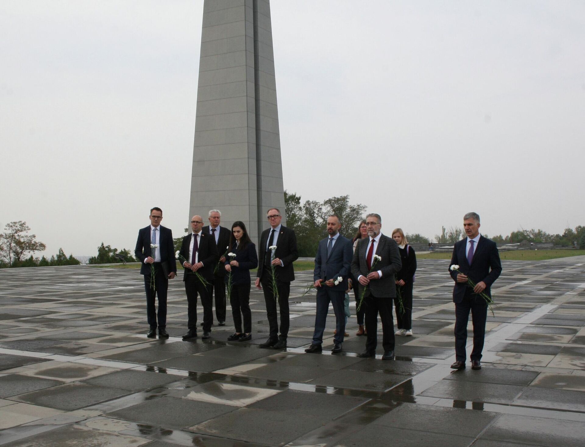 Швейцарские парламентарии посетили Мемориал памяти жертв Геноцида армян - Sputnik Արմենիա, 1920, 15.10.2022