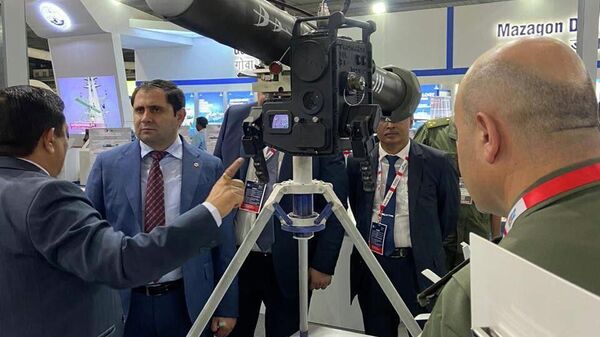 В рамках рабочего визита в Индию министр обороны Сурен Папикян посетил открывшуюся в Гандинагаре выставку DEFEXPO (18 октября 2022). Индия - Sputnik Армения
