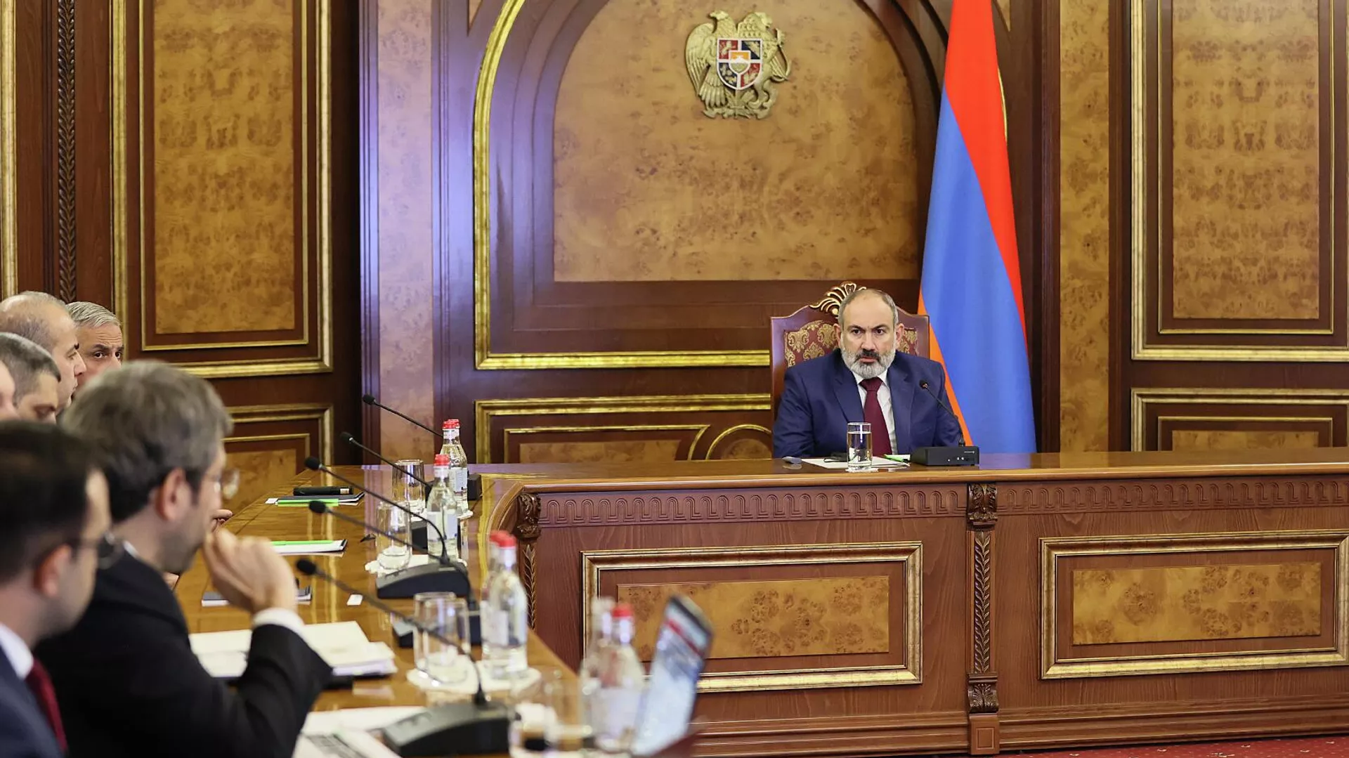 В рамках состоявшегося под руководством премьер-министра Никола Пашиняна совещания были обсуждены вопросы, касающиеся структуры и функций новообразованного Министерства внутренних дел (18 октября 2022). Еревaн В рамках состоявшегося под руководством премьер-министра Никола Пашиняна совещания были обсуждены вопросы, касающиеся структуры и функций новообразованного Министерства внутренних дел (18 октября 2022). Еревaн - Sputnik Армения, 1920, 18.10.2022
