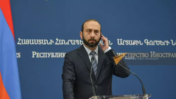 Совместная пресс-конференция глав МИД Армении и Ирана Арарата Мирзояна и Хосейна Амира Абдоллахиана по итогам встречи (20 октября 2022). Еревaн - Sputnik Армения