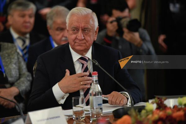 Եվրասիական տնտեսական հանձնաժողովի կոլեգիայի նախագահ Միխայիլ Մյասնիկովիչը Երևանում - Sputnik Արմենիա