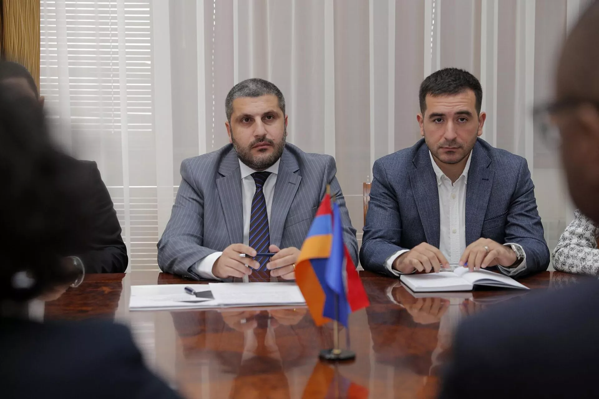 Министр по чрезвычайным ситуациям Армен Памбухчян принял делегацию Всемирного банка (21 октября 2022). Еревaн Министр по чрезвычайным ситуациям Армен Памбухчян принял делегацию Всемирного банка (21 октября 2022). Еревaн - Sputnik Армения, 1920, 21.10.2022