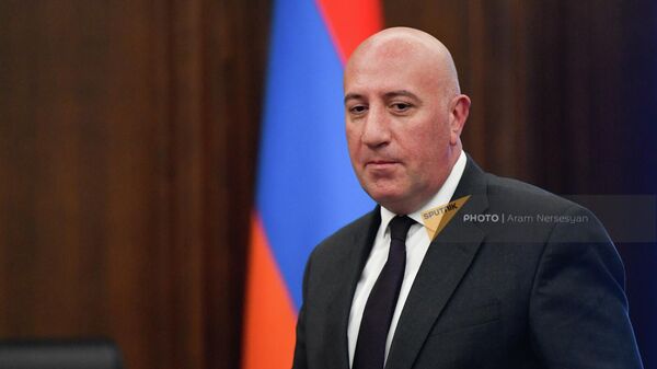Замминистра обороны Арман Саркисян на совместном заседании постоянных комиссий по вопросам обороны и безопасности, финансового кредита и бюджета (31 октября 2022). Еревaн - Sputnik Армения