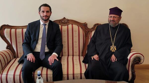 Рубен Рубинян на встрече с Армянским Патриархом Константинопольским Архиепископом Сааком Машаляном - Sputnik Армения