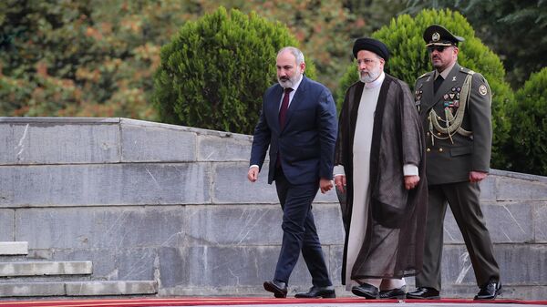 Церемония встречи премьер-министра Армении Никола Пашиняна, прибывшего в Иран с официальным визитом (1 ноября 2022). Тегерaн - Sputnik Армения