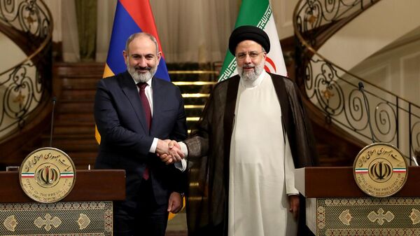 Նիկոլ Փաշինյանն ու Իրանի նախագահը. արխիվային լուսանկար - Sputnik Արմենիա