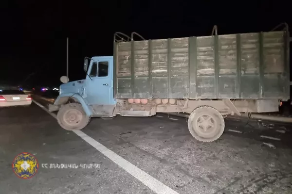 Сотрудники следственного комитета изучают место дорожно-транспортного происшествия (3 ноября 2022). Армавир Сотрудники следственного комитета изучают место дорожно-транспортного происшествия (3 ноября 2022). Армавир - Sputnik Армения