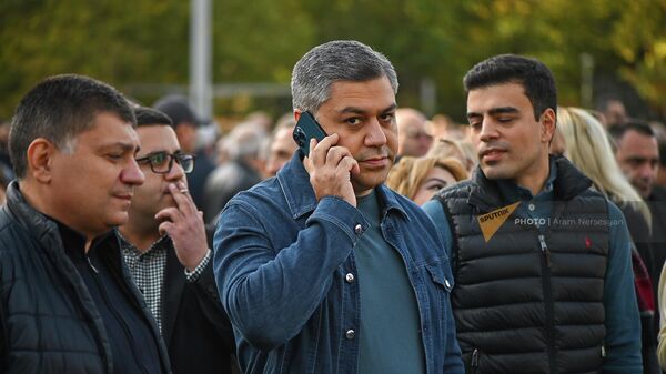 Артур Ванецян на митинге оппозиции (5 ноября 2022). Еревaн - Sputnik Армения