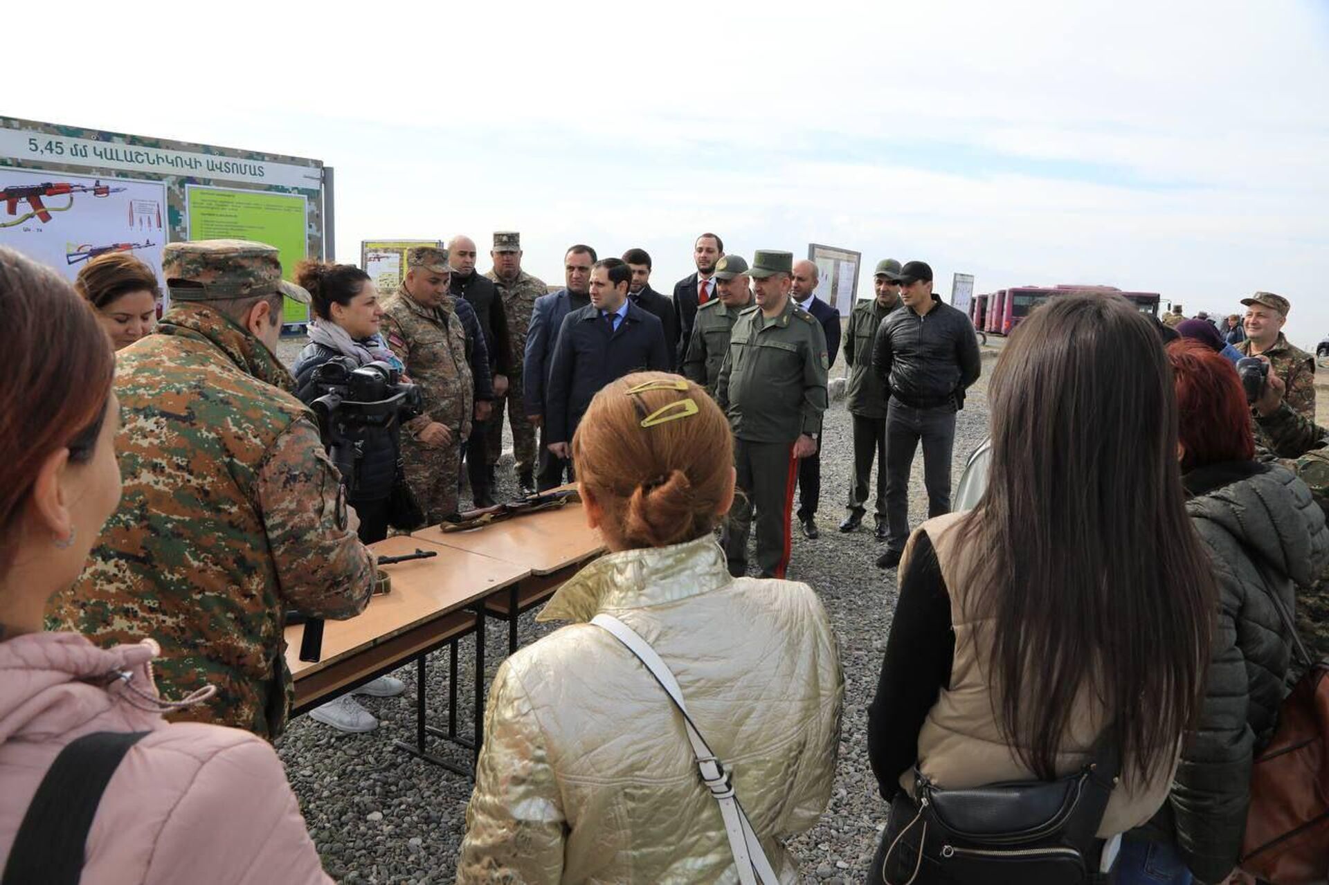 Министр обороны РА Сурен Папикян посетил полигон, где проследил за началом курсов по стрельбе (5 ноября 2022) - Sputnik Армения, 1920, 05.11.2022