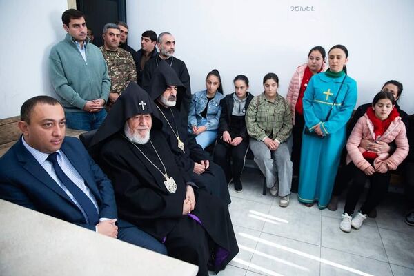 Католикос Гарегин Второй посетил Джермук - Sputnik Армения