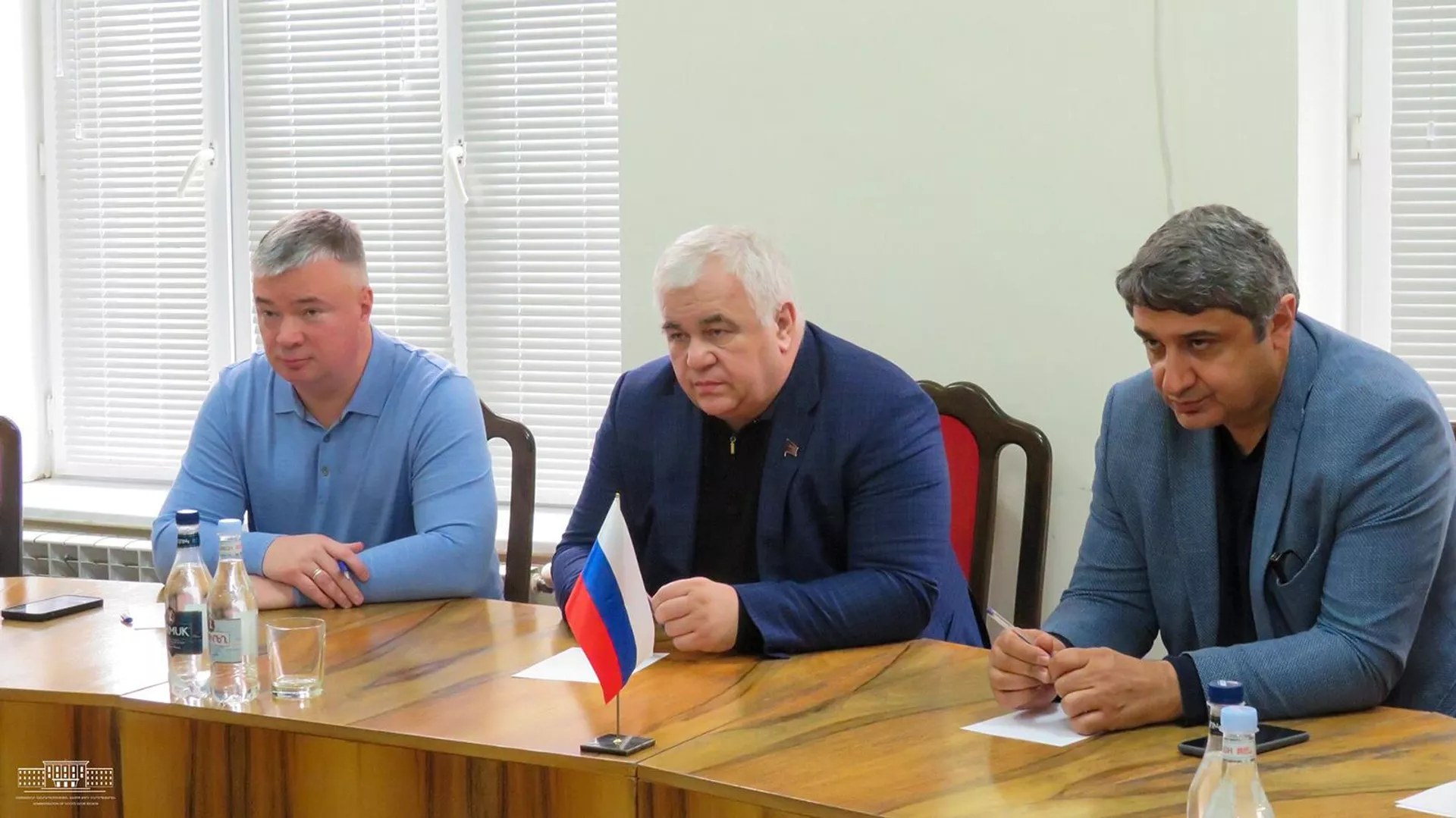 Губернатор Вайоц Дзора Арарат Григорян принял делегацию во главе с первым заместителем председателя Комитета Госдумы РФ по делам СНГ, евразийской интеграции и связям с соотечественниками Казбеком Тайсаевым (11 ноября 2022). Ехегнадзор Губернатор Вайоц Дзора Арарат Григорян принял делегацию во главе с первым заместителем председателя Комитета Госдумы РФ по делам СНГ, евразийской интеграции и связям с соотечественниками Казбеком Тайсаевым (11 ноября 2022). Ехегнадзор - Sputnik Армения, 1920, 11.11.2022