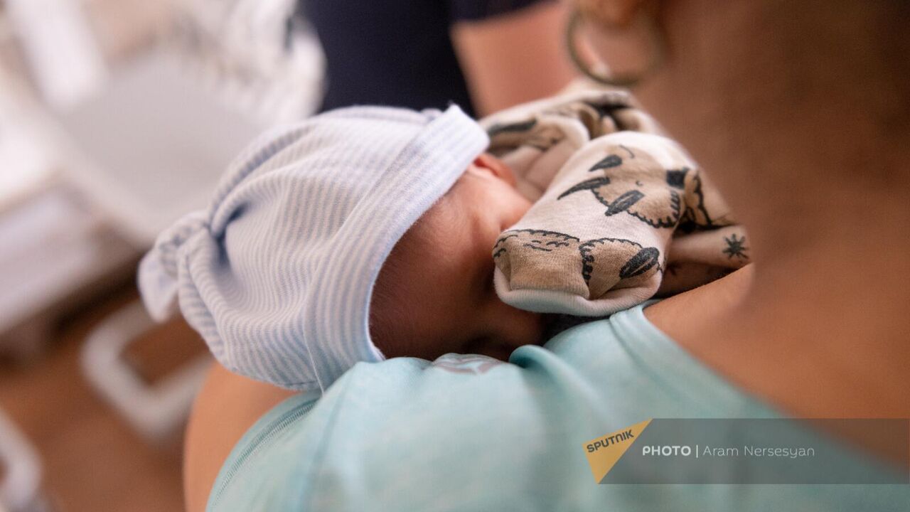 Дар Божий. Эти малыши родились в 2022 году в семьях павших в Карабахе  военных - 01.01.2023, Sputnik Армения