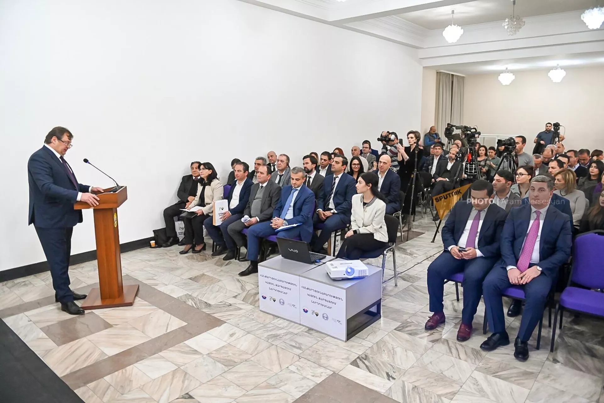 Конференция по случаю публикации первого отчета устойчивого развития ЗММК (22 ноября 2022). Еревaн Конференция по случаю публикации первого отчета устойчивого развития ЗММК (22 ноября 2022). Еревaн - Sputnik Армения, 1920, 22.11.2022