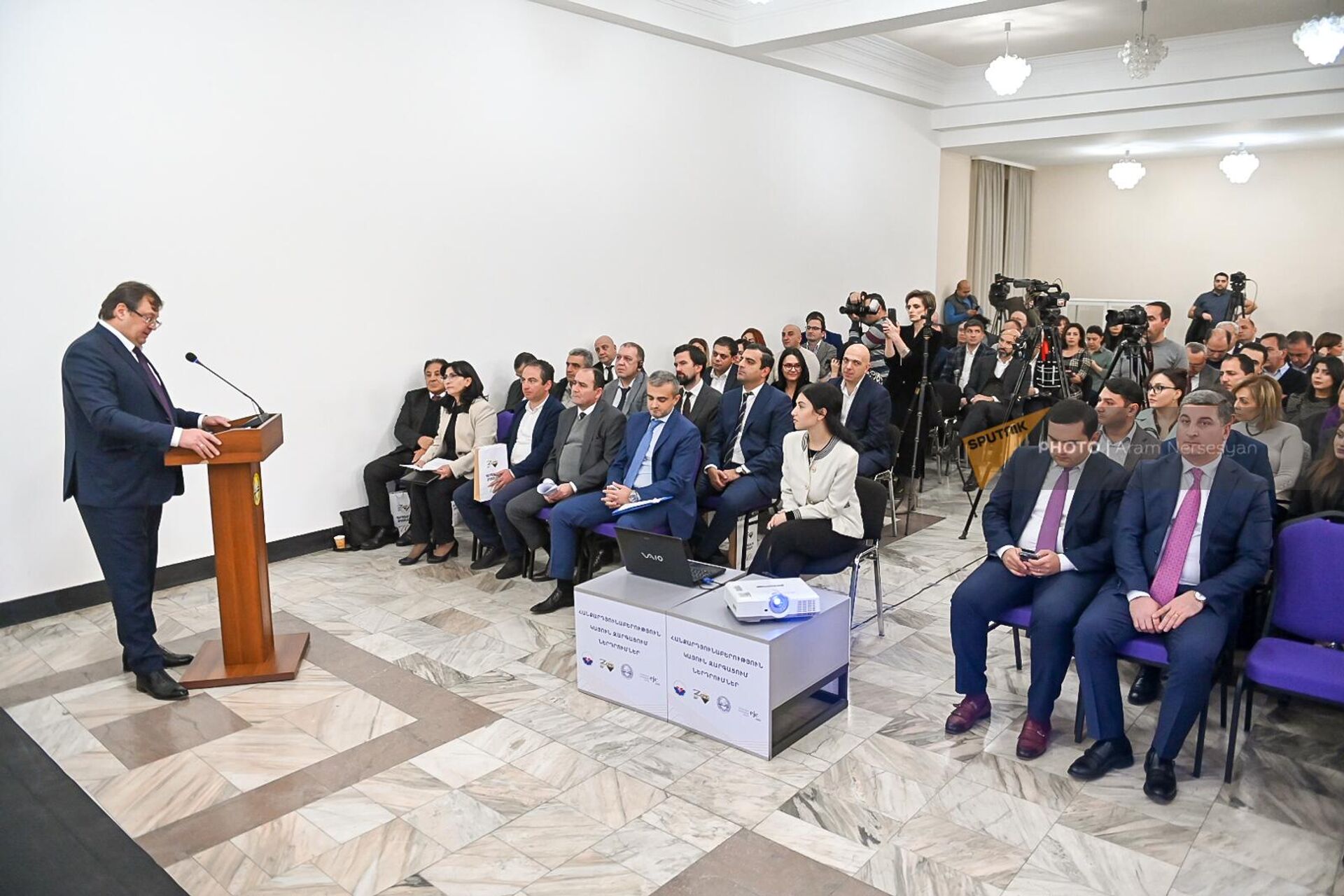 Конференция по случаю публикации первого отчета устойчивого развития ЗММК (22 ноября 2022). Еревaн - Sputnik Армения, 1920, 22.11.2022