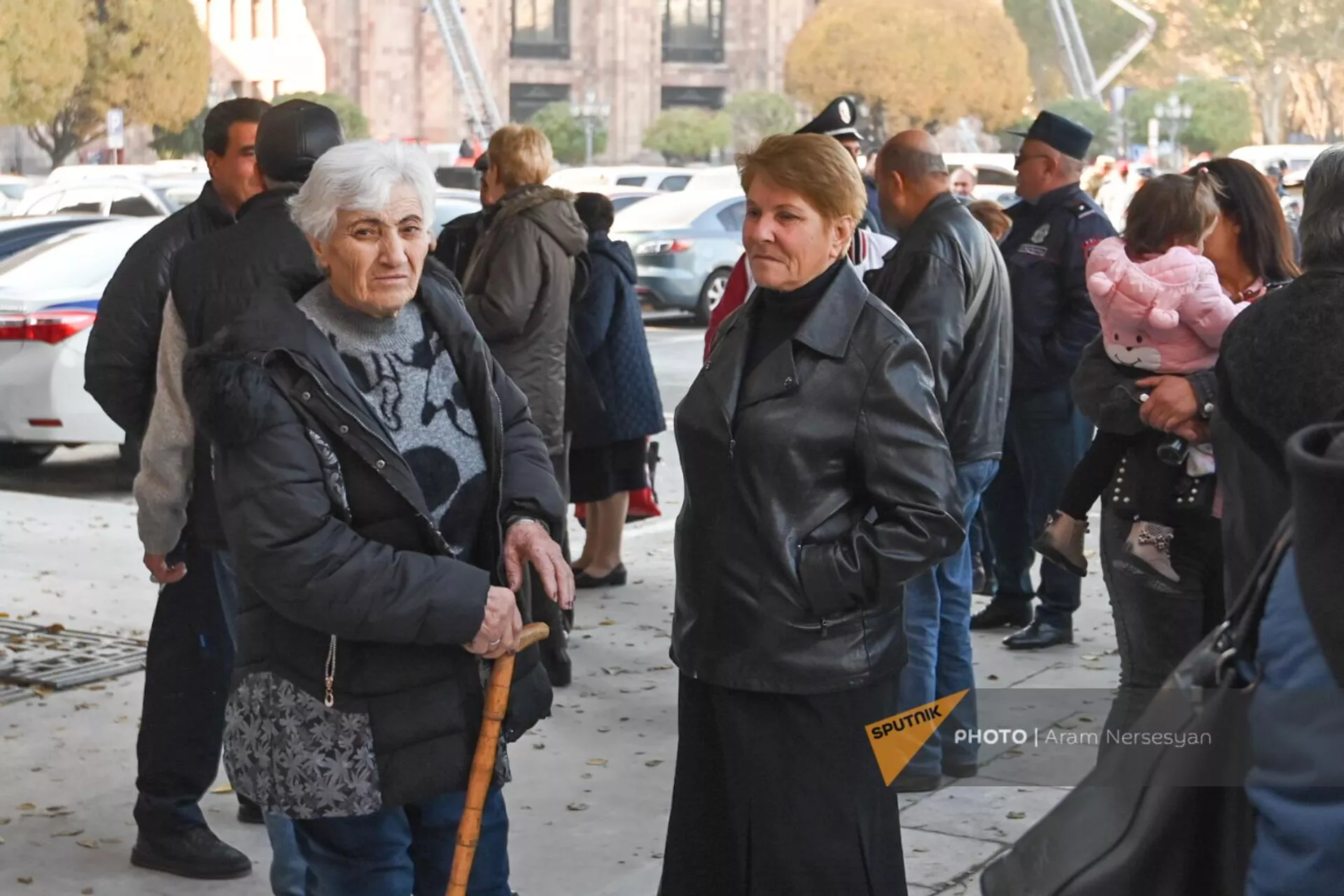 Жители Бердзора проводят акцию протеста перед зданием правительства на площади Республики (24 ноября 2022). Еревaн - Sputnik Армения, 1920, 24.11.2022