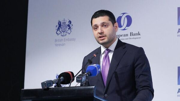 Вице-премьер Амбарцум Матевосян на мероприятии, посвященном пятнадцатилетию создания Инвестиционного совета Армении при поддержке Европейского банка реконструкции и развития (30 ноября 2022). Еревaн - Sputnik Армения