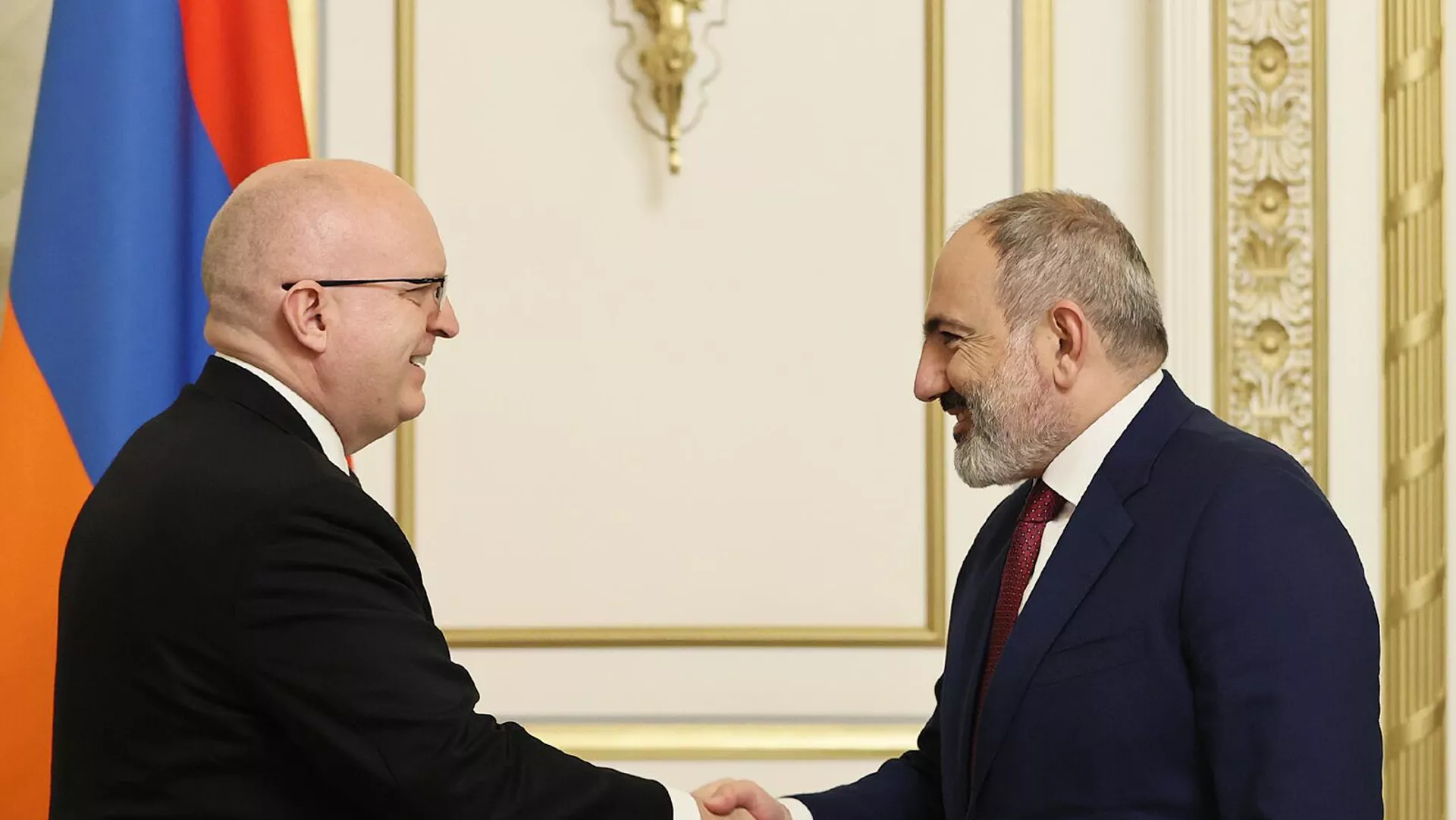 Премьер-министр Никол Пашинян принял сопредседателя Минской группы ОБСЕ от США, старшего советника по кавказским переговорам Филиппа Рикера (1 декабря 2022). Еревaн Премьер-министр Никол Пашинян принял сопредседателя Минской группы ОБСЕ от США, старшего советника по кавказским переговорам Филиппа Рикера (1 декабря 2022). Еревaн - Sputnik Армения, 1920, 01.12.2022