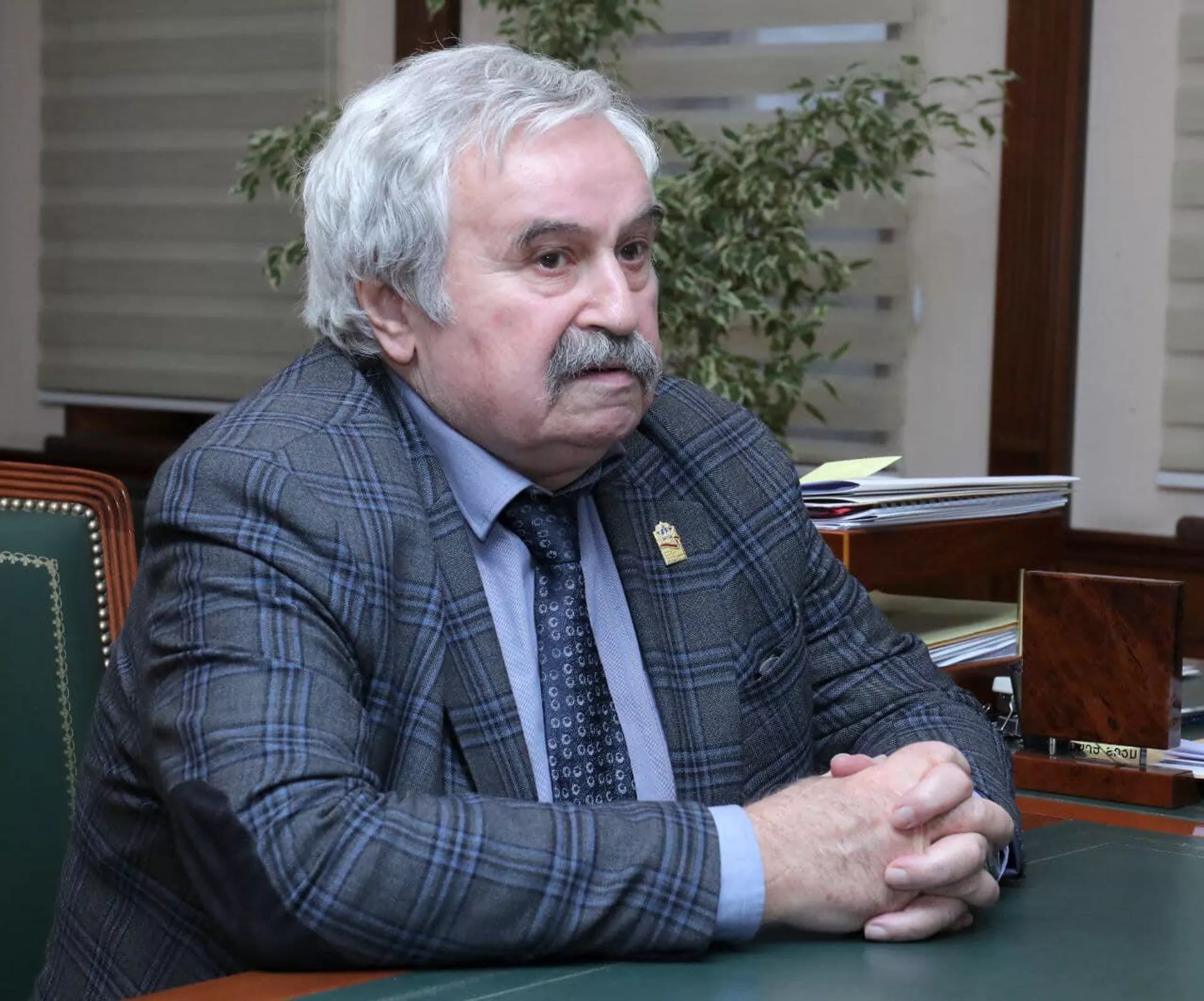 Министр обороны Сурен Папикян принял внука маршала Баграмяна Ивана, посетившего Армению в рамках мероприятий 125-летия Ованеса Баграмяна и наградил ведомственной медалью (6 декабря 2022). Еревaн Министр обороны Сурен Папикян принял внука маршала Баграмяна Ивана, посетившего Армению в рамках мероприятий 125-летия Ованеса Баграмяна и наградил ведомственной медалью (6 декабря 2022). Еревaн
