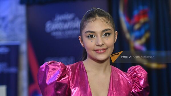 Участница от Армении Наре после конкурса Детское Евровидение 2022 (11 декабря 2022). Еревaн - Sputnik Армения