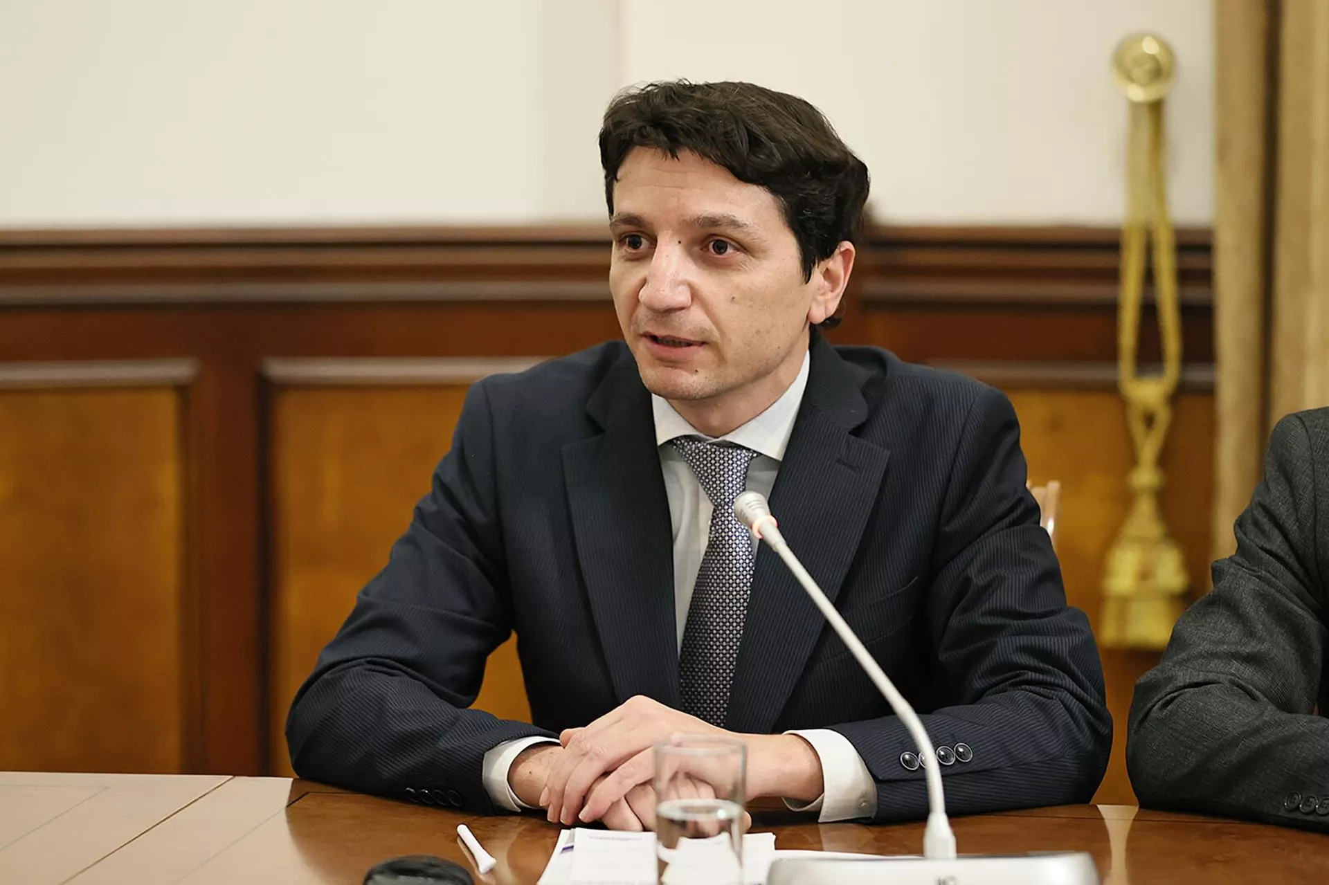 Премьер-министр Никол Пашинян представил аппарату министерства финансов новоназначенного министра Ваге Ованнисяна (20 декабря 2022). Еревaн Премьер-министр Никол Пашинян представил аппарату министерства финансов новоназначенного министра Ваге Ованнисяна (20 декабря 2022). Еревaн - Sputnik Армения, 1920, 20.12.2022