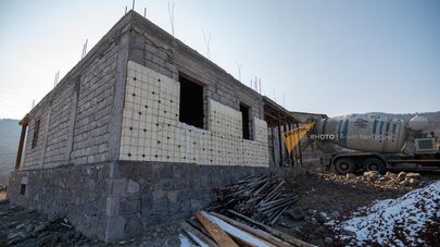 Строящийся дом в новом квартале села Шурнух, Сюникская область