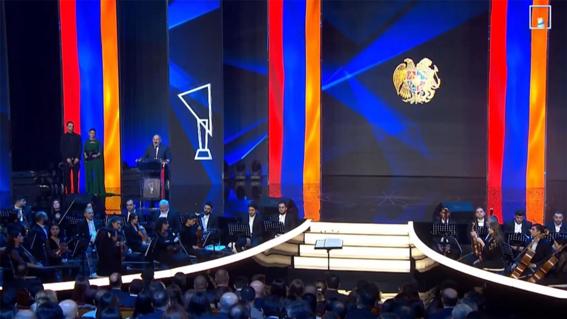 Премьер-министр Никол Пашинян на конкурсе Герой нашего времени (28 декабря 2022). Еревaн - Sputnik Արմենիա, 1920, 28.12.2022