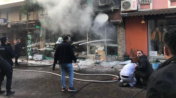 Спасатели на месте взрыва у ресторана Айдын (30 декабря 2022). Турция - Sputnik Армения