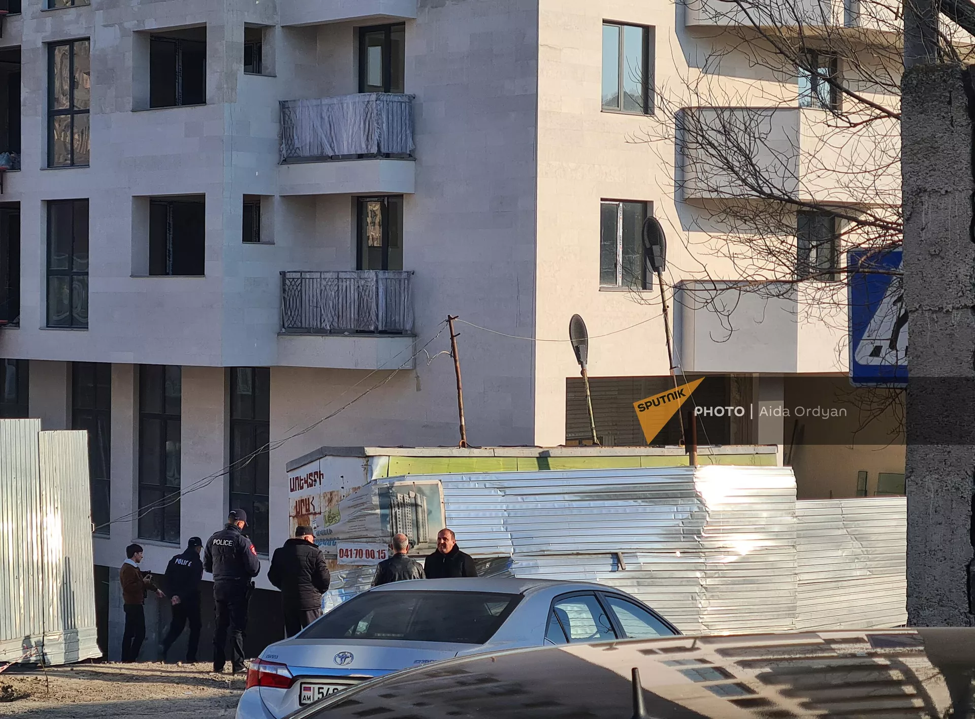 Потерявший управление автобус врезался в ограждение на улице Царав Ахпюр (1 января 2023). Еревaн Потерявший управление автобус врезался в ограждение на улице Царав Ахпюр (1 января 2023). Еревaн - Sputnik Армения, 1920, 01.01.2023
