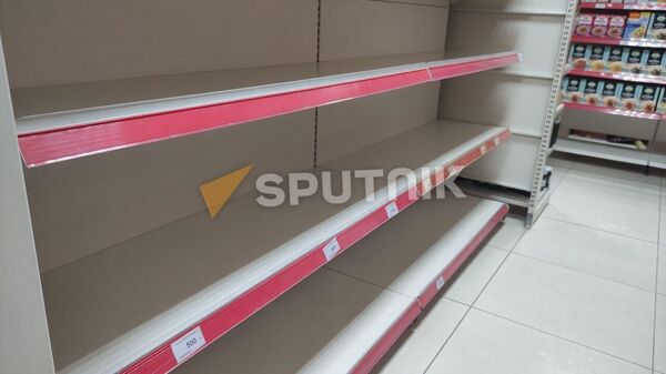 Полупустые прилавки магазинов в Карабахе - Sputnik Армения