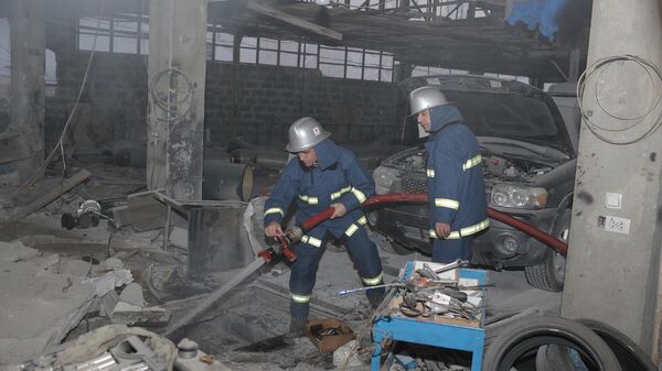 Разрушения после взрыва газового баллона в автомастерской села Зовуни (17 января 2023). Котайк - Sputnik Армения