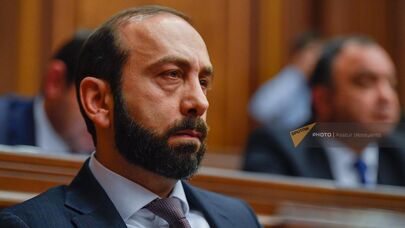 Министр иностранных дел Арарат Мирзоян во время правительственного часа в Парламенте Армении (18 января 2023). Еревaн